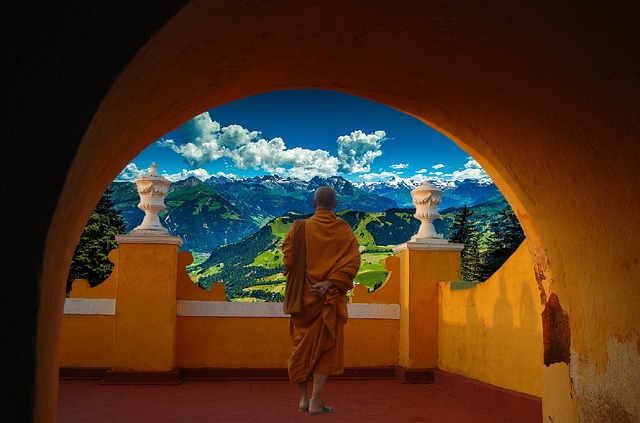 Tibetische massage durch Mönch
